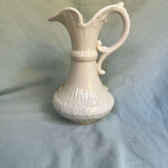 Vintage Belleek vase - Picture 2 of 2